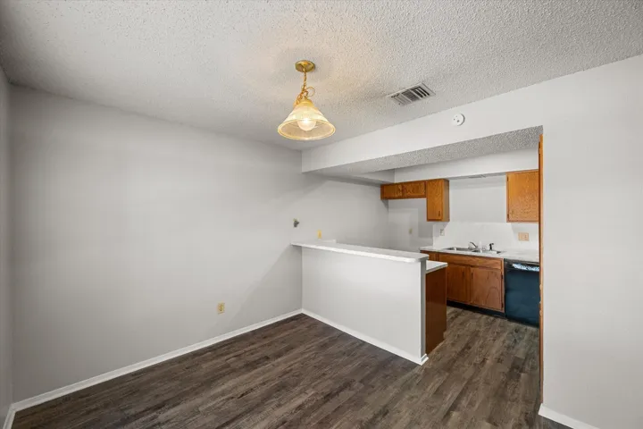 Euless, TX 76039