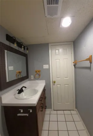 Grand Prairie, TX 75052