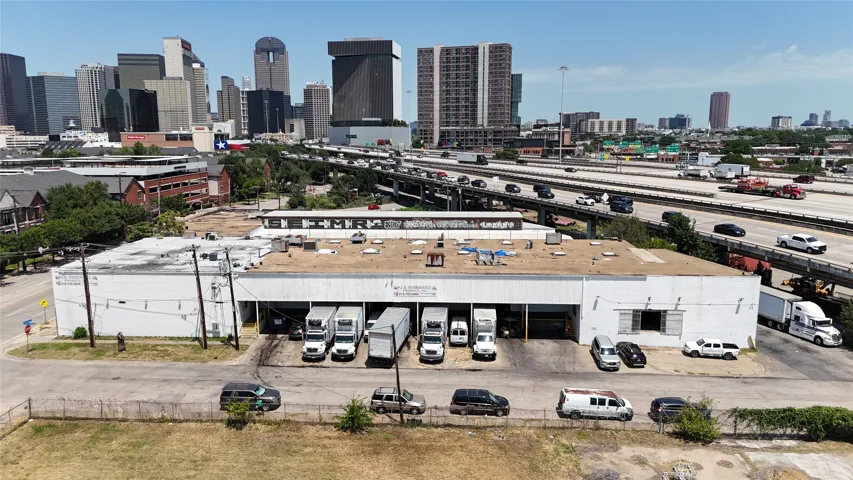 Dallas, TX 75226