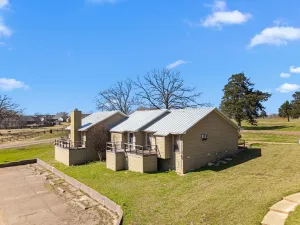 Lindale, TX 75771