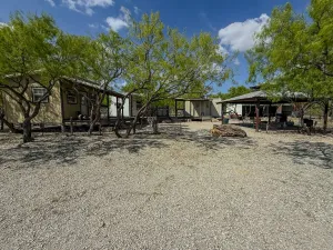 Voss, TX 76888