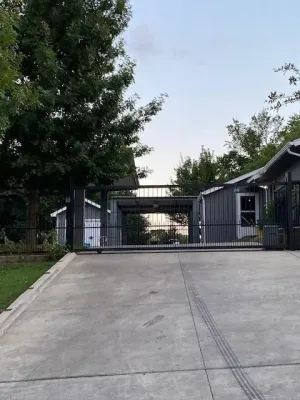 Fort Worth, TX 76115