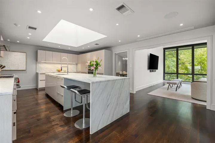 Westover Hills, TX 76107