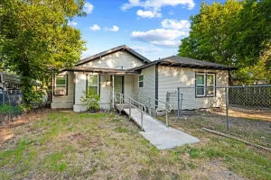 Waxahachie, TX 75165