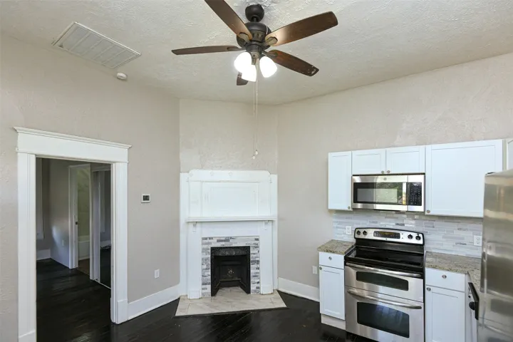 Fort Worth, TX 76104
