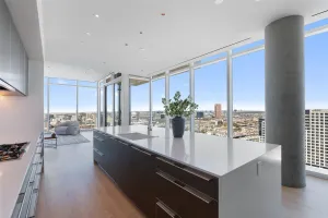 Dallas, TX 75201