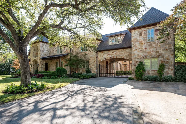 Dallas, TX 75209