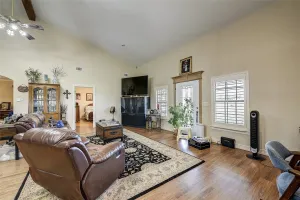 Whitesboro, TX 76273