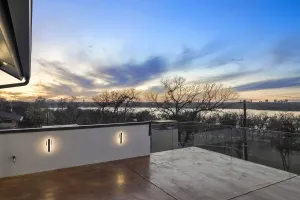 Dallas, TX 75218