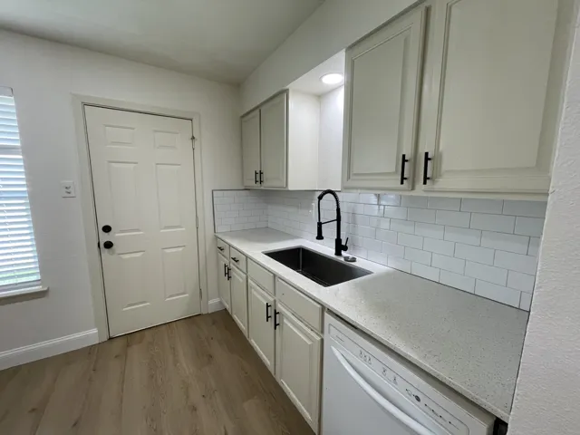 Arlington, TX 76010