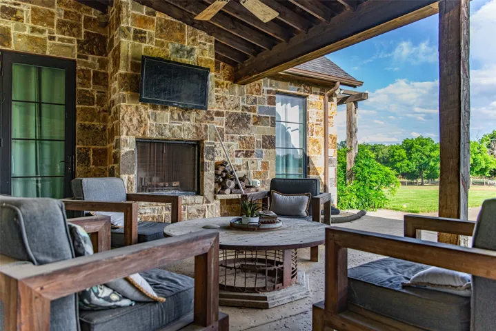 Alvarado, TX 76009