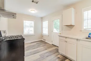 River Oaks, TX 76114