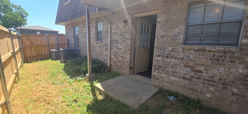 Benbrook, TX 76126