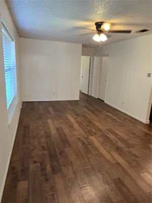 Cleburne, TX 76033