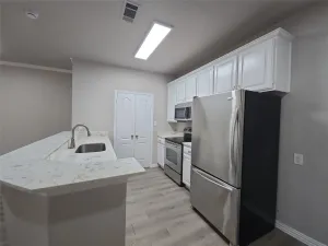 Euless, TX 76039
