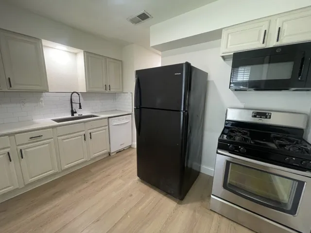 Arlington, TX 76010
