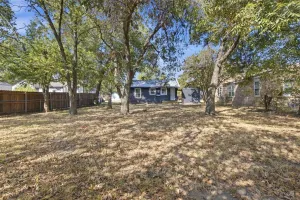 Bonham, TX 75418