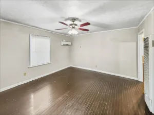 River Oaks, TX 76114