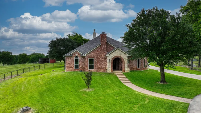 Cleburne, TX 76033