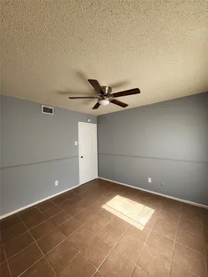 Grand Prairie, TX 75052