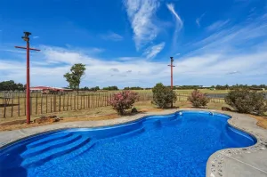 Whitesboro, TX 76273