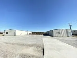 Trenton, TX 75490