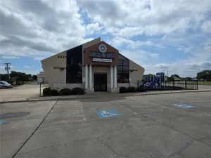 Grand Prairie, TX 75052