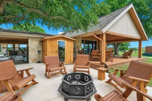Cleburne, TX 76033
