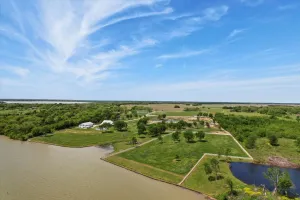 Kerens, TX 75144