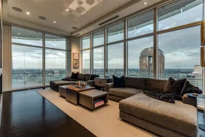 Dallas, TX 75201