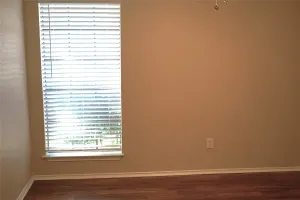 Arlington, TX 76015