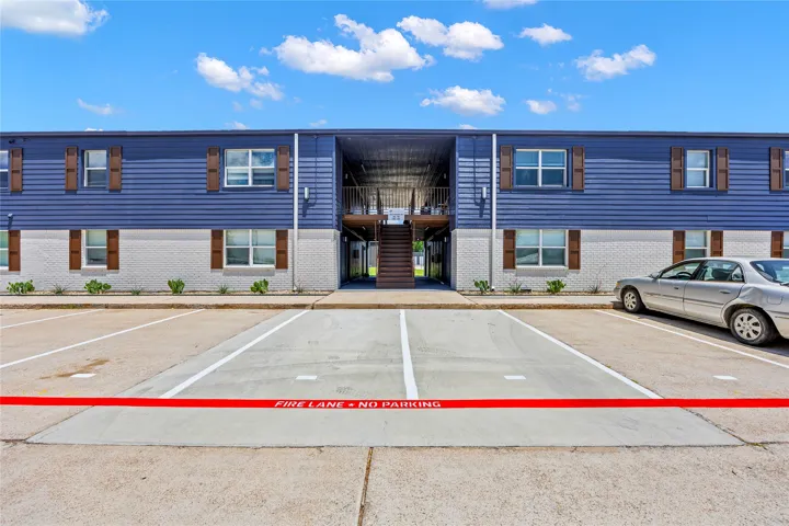 Benbrook, TX 76116