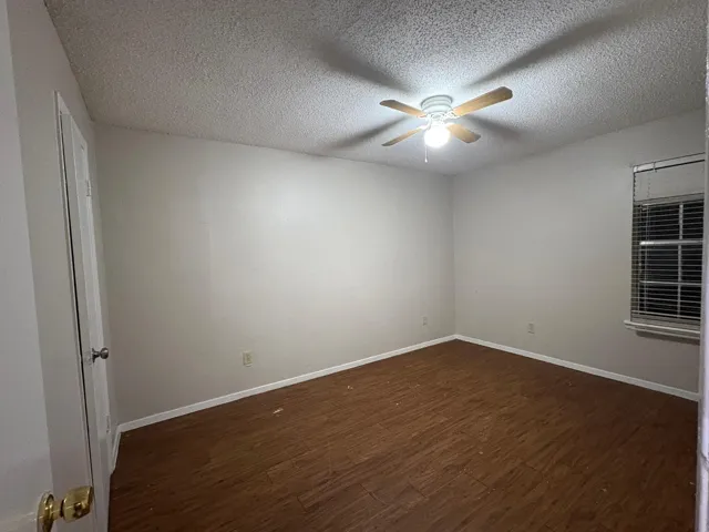 Arlington, TX 76011