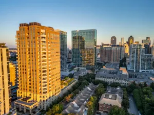 Dallas, TX 75201