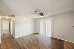 Euless, TX 76039