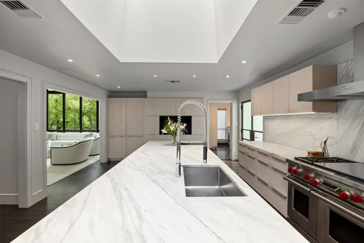 Westover Hills, TX 76107