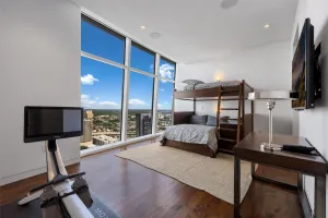 Dallas, TX 75201