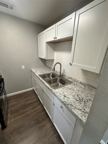 Arlington, TX 76010