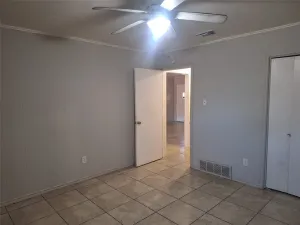 Everman, TX 76140