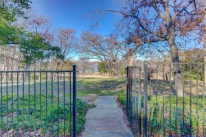 Dallas, TX 75218