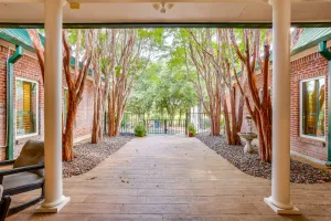 Hudson Oaks, TX 76087