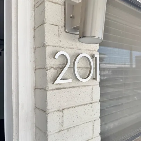 Dallas, TX 75206