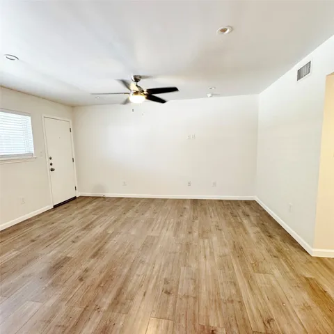 Dallas, TX 75206
