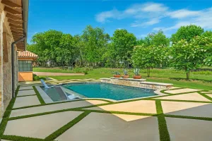 Waxahachie, TX 75165