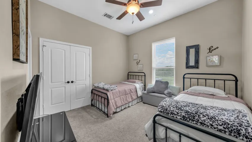 Cleburne, TX 76033