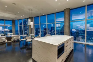Dallas, TX 75201