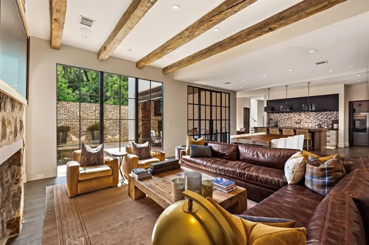 Dallas, TX 75209