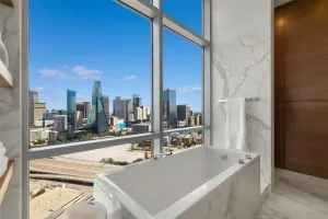 Dallas, TX 75219