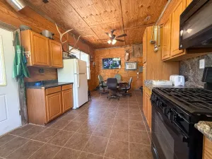 Voss, TX 76888