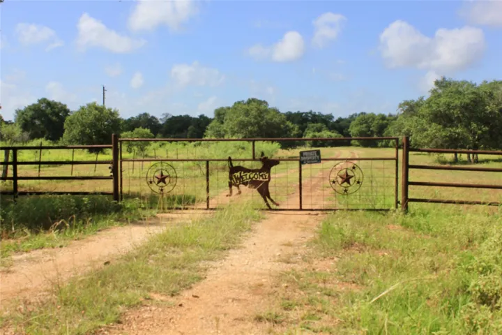 Eagle Lake, TX 77434